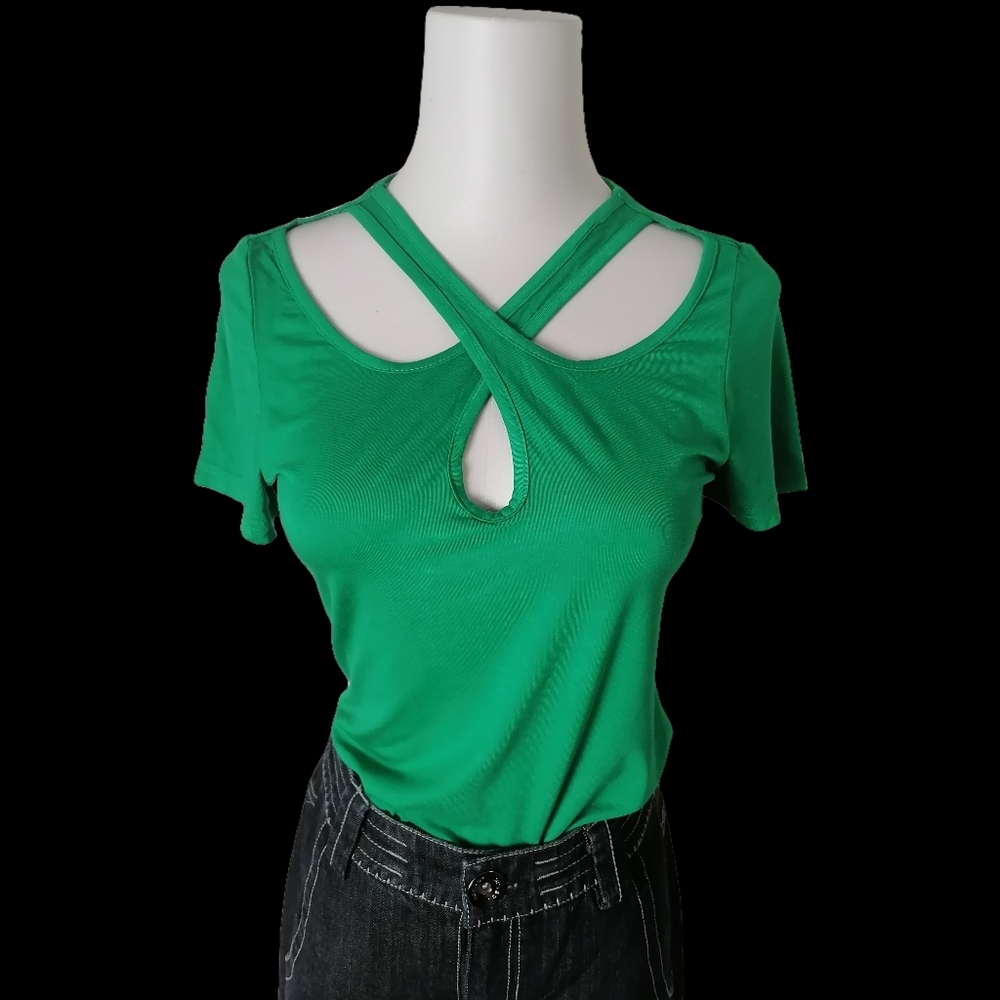 🌿 green short sleeve top